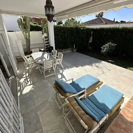 Con Barbacoa Y Piscina אסטפונה