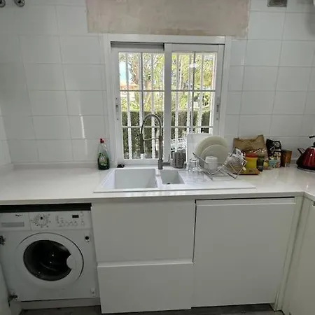 בית נופש Con Barbacoa Y Piscina אסטפונה