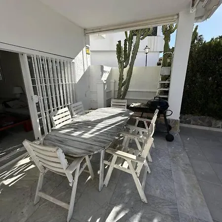 Con Barbacoa Y Piscina