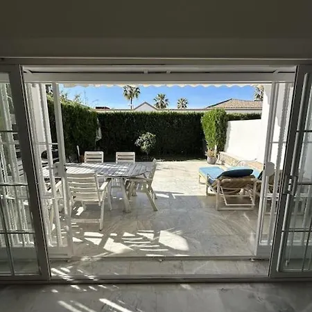 Con Barbacoa Y Piscina בית נופש אסטפונה