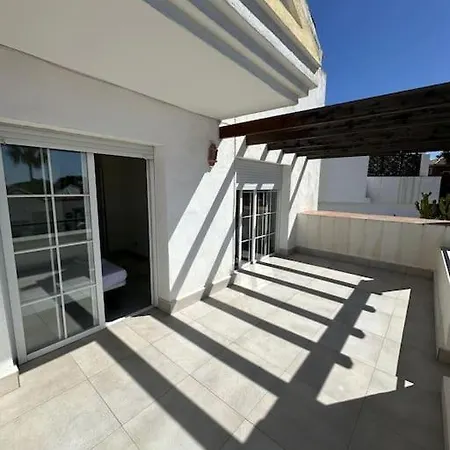 Con Barbacoa Y Piscina Holiday home Estepona